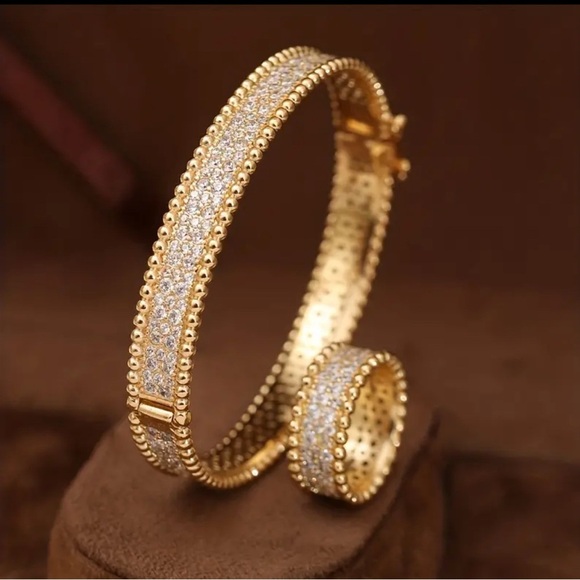 Elegant Gold Bracelet and Ring Set - Picture 1 of 5